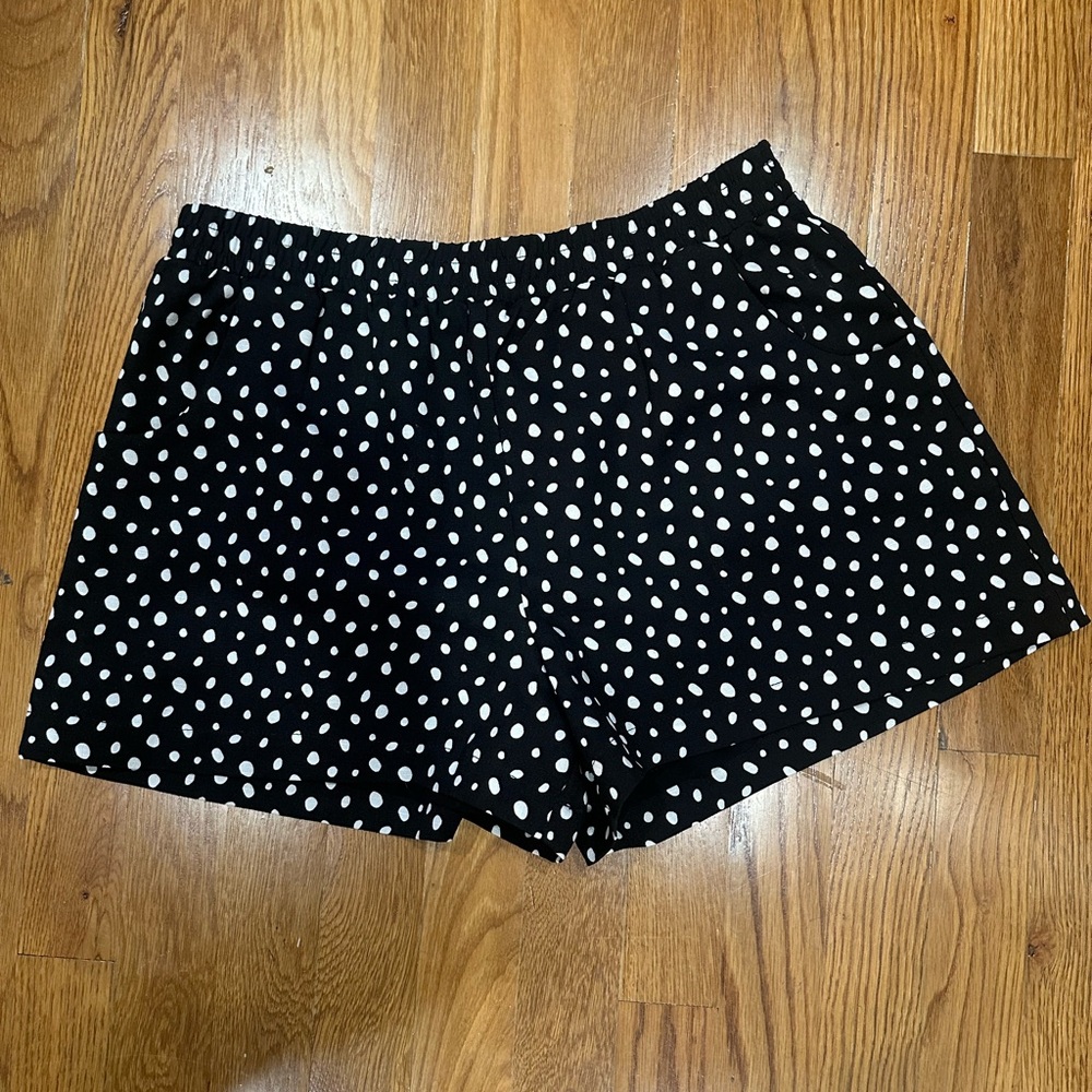 Versona Small Black and White Polka Dot Women's Shorts